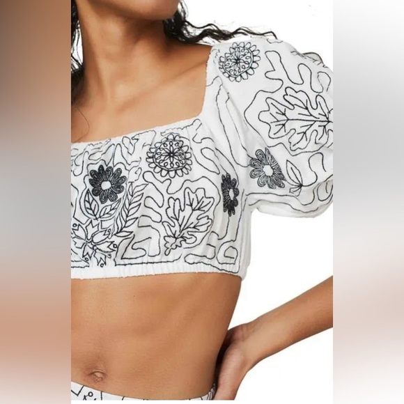 Free people crop top. Brand new purchased 11 days ago for 🏷️ $168 - Picture 2 of 14